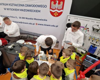 Centrum Kształcenia Zawodowego w Wysokiem Mazowieckiem                           na Salonie Umiejętności 2025 „Wiedza – Twoja supermoc na całe życie”