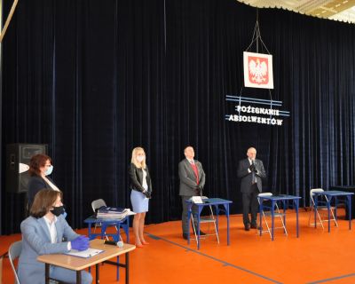 UROCZYSTE POŻEGNANIE ABSOLWENTÓW